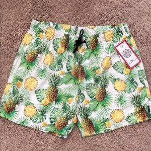 NWT Pineapple Tropical Shorts‎ Size Large